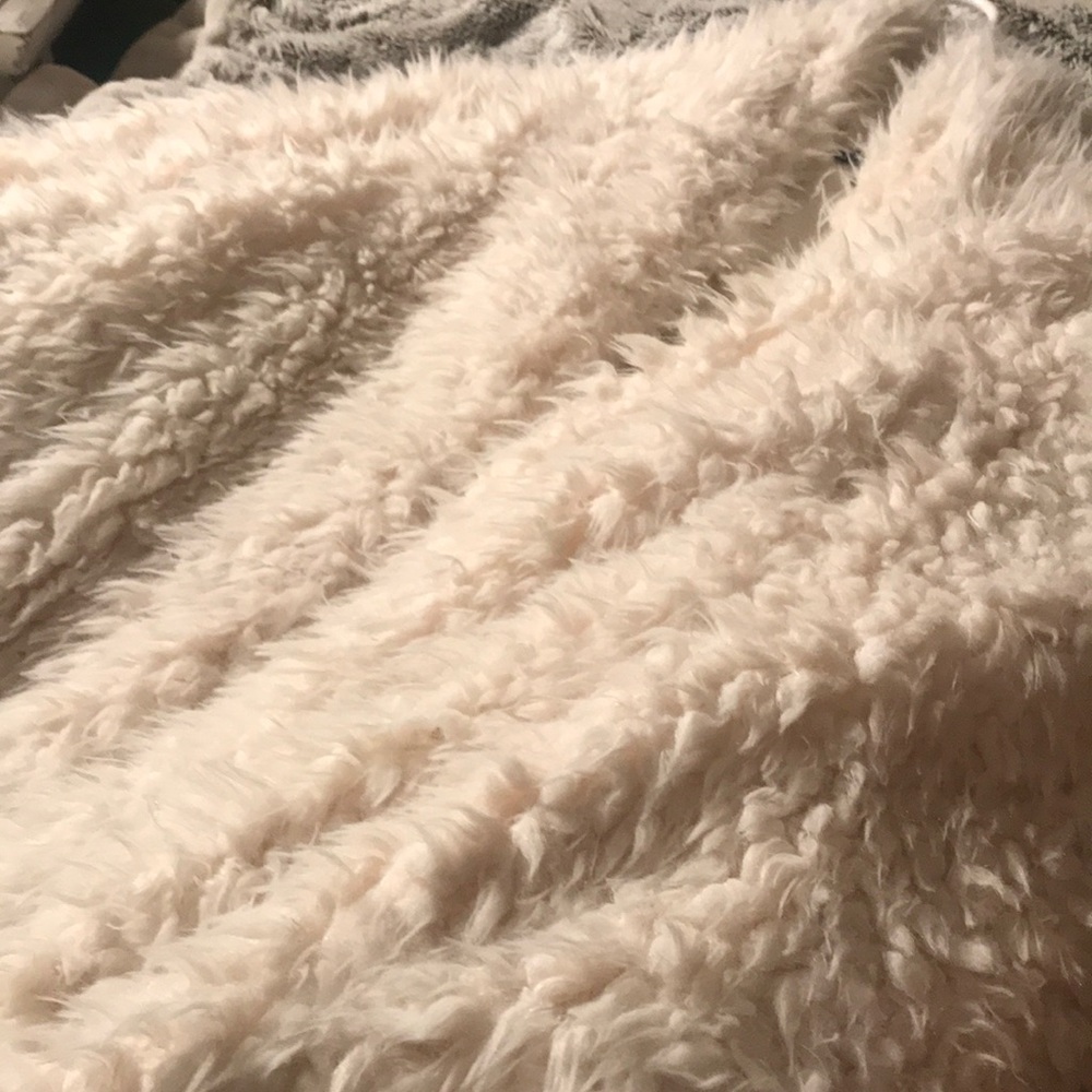 Express Faux Llama Coat - Picture 7 of 8